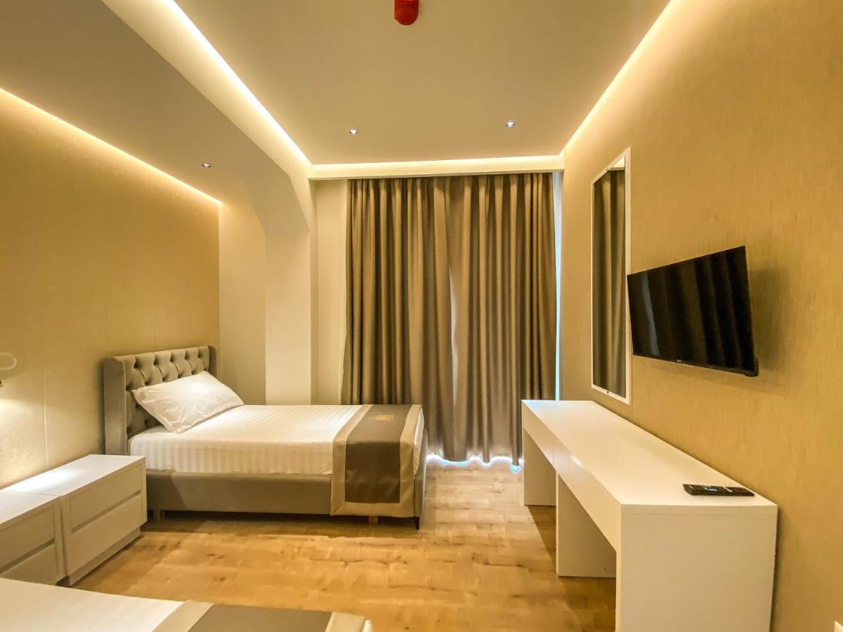 Red Hill Hotel Тирана Екстериор снимка