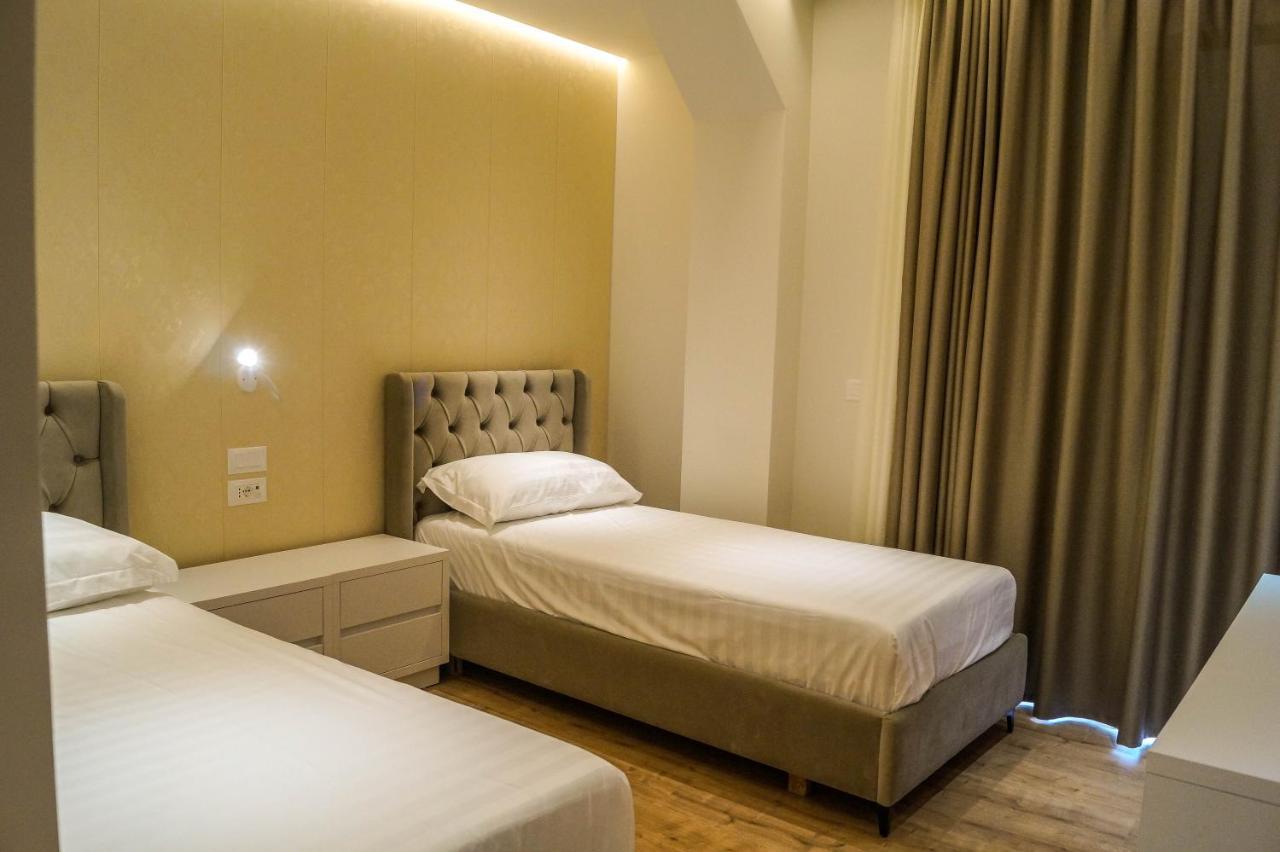 Red Hill Hotel Тирана Екстериор снимка