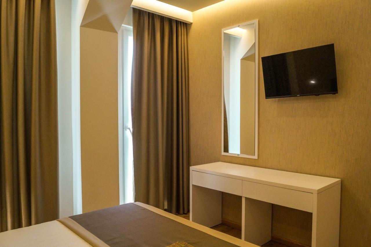 Red Hill Hotel Тирана Екстериор снимка