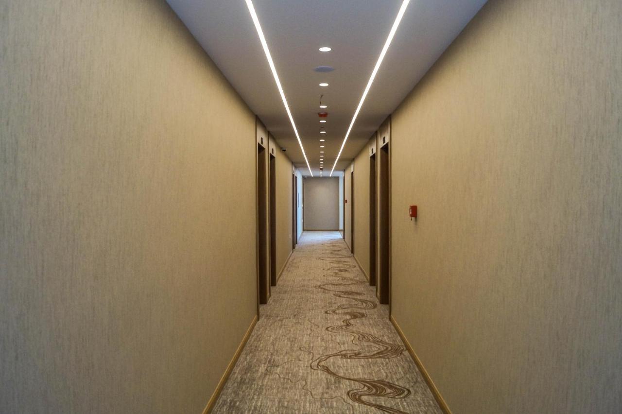 Red Hill Hotel Тирана Екстериор снимка