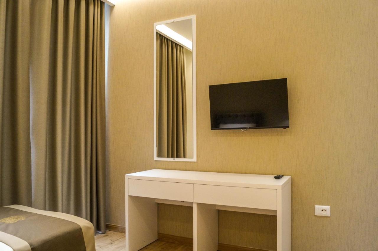 Red Hill Hotel Тирана Екстериор снимка
